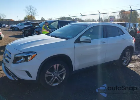 2015 Mercedes-Benz Gla 250 4Matic z USA, uszkodzony, nr VIN WDCTG4GB8FJ172989